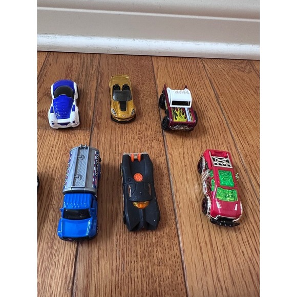 Lot of 26 Toy Cars Hot Wheels Matchbox and More Diecast Vehicles - Picture 5 of 11
